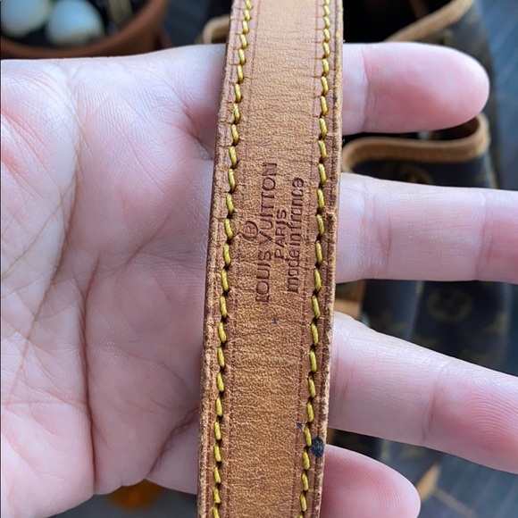 Louis Vuitton Bucket GM - Picture 7 of 17